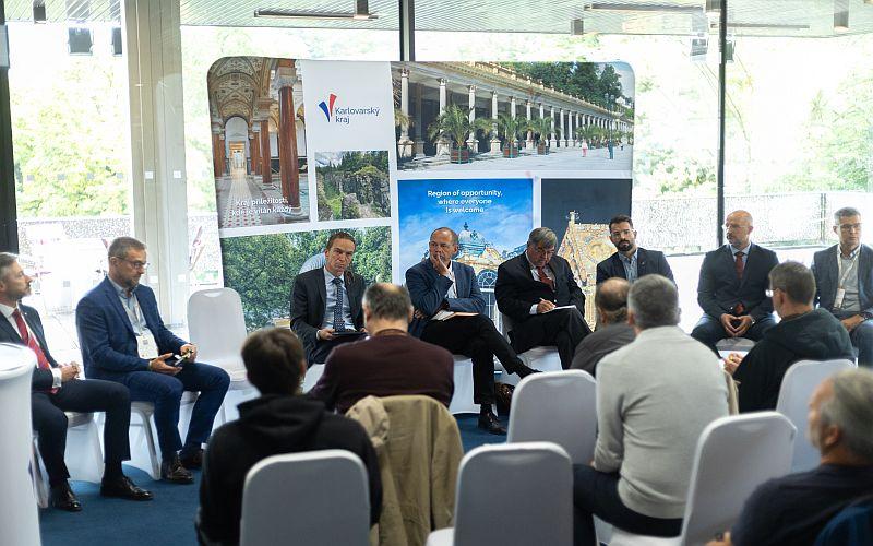 tiskova konference