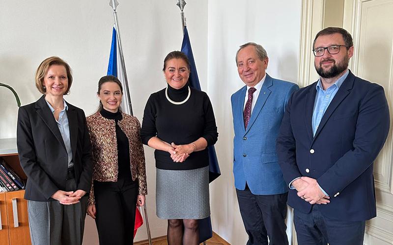 navsteva ministerstva