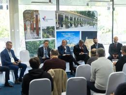 tiskova konference