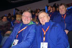 Hejtman Martin Havel a vlajkonoš krajské výpravy, olympionik ve skoku na lyžích Rudolf Höhnl                           