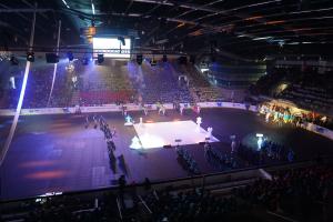 Plocha zimního stadionu se plní jednotlivými výpravami