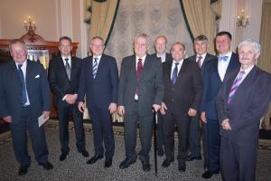 Večer pezident diskutoval se členy Rady kraje a osobnostmi z regionu
