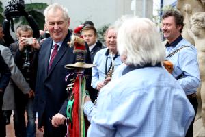 Uvítání prezidenta republiky kapelou Old Boys