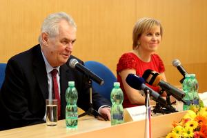 Prezident Miloš Zeman s hejtmankou Karlovarského kraje