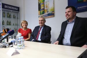 Setkání prezidenta a hejtmanky se zaměstnanci firmy Jan Becher