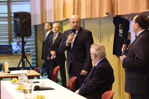 Návštěva Gymnázia Ostrov a beseda se studenty